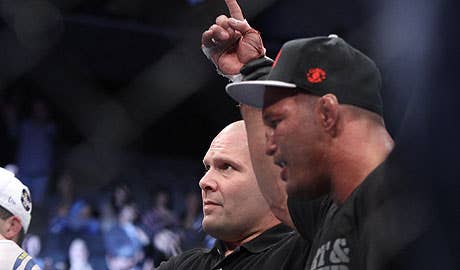 Hendo and Shogun to Hospital; Hendo Tweets for Title Shot