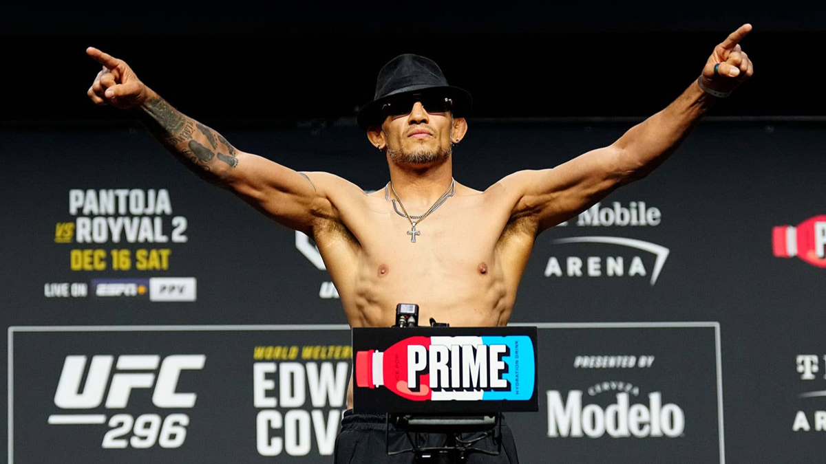 Tony Ferguson books next fight