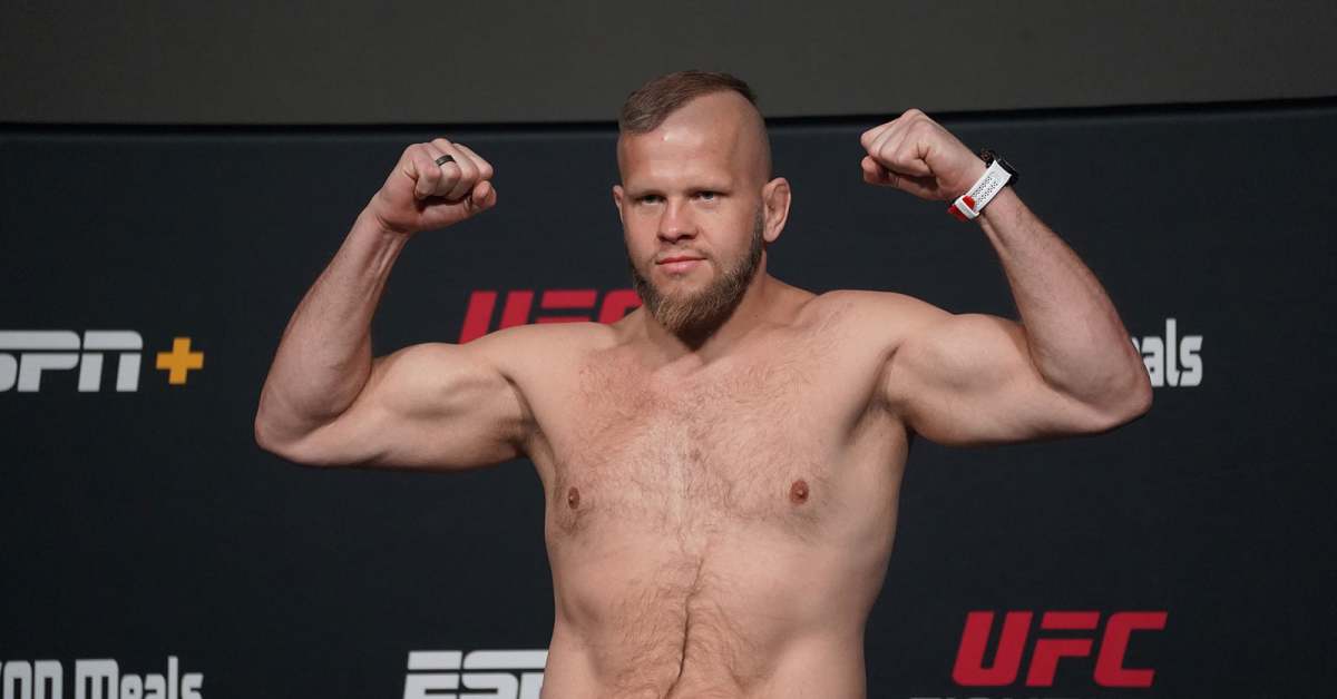 Marcin Tybura chokes out Tai Tuivasa in UFC Vegas 88 main event
