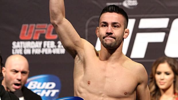 Pedro Munhoz weigh-in