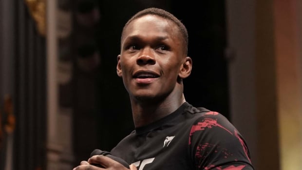 Israel Adesanya at the UFC 293 workouts