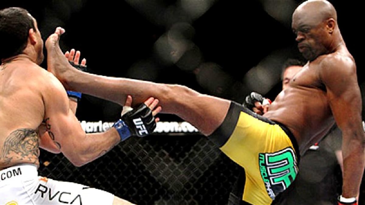 Watch Anderson Silva s front kick to the face KO of Vitor Belfort