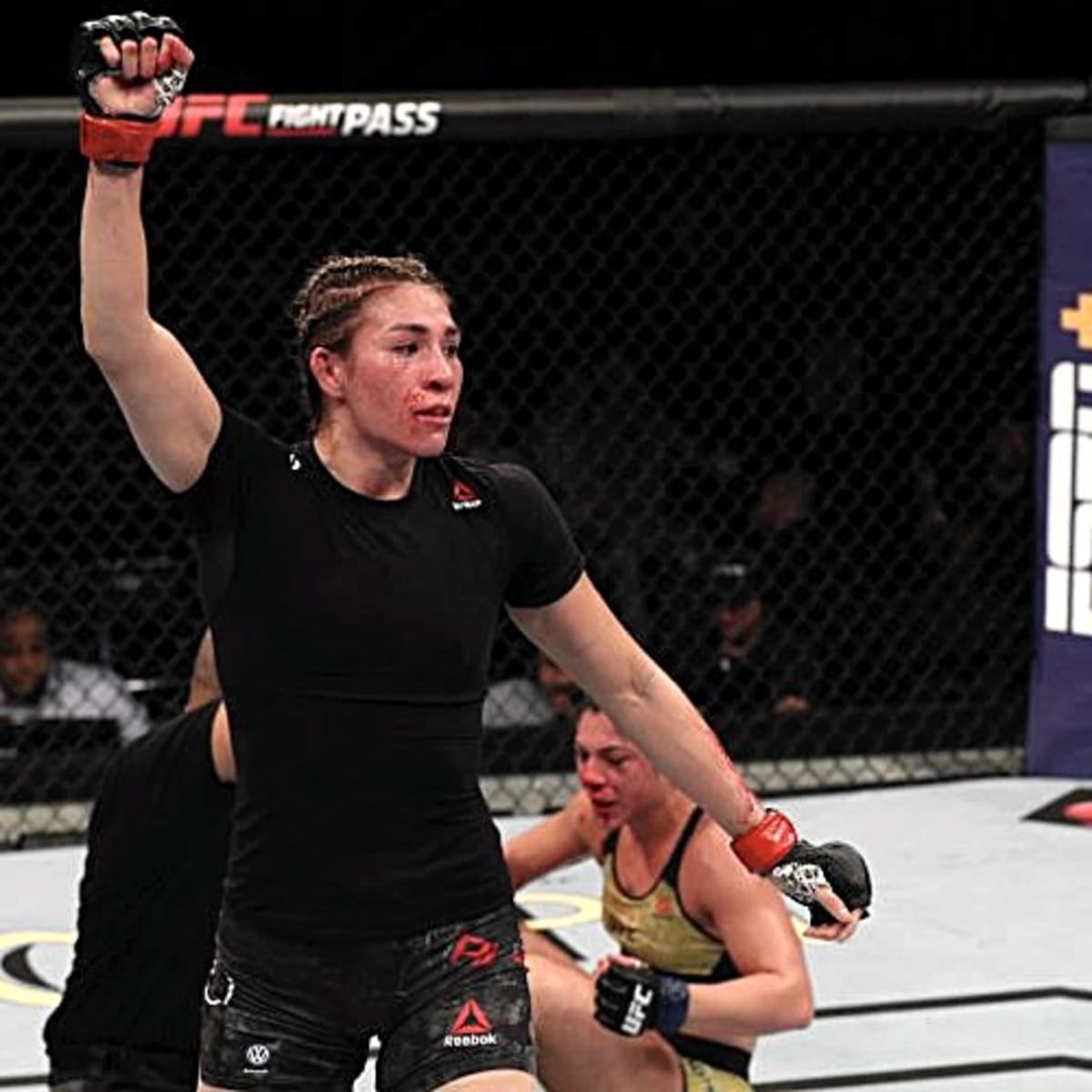 Watch Irene Aldana submit Bethe Correia 🤜 UFC 289 Free Fight