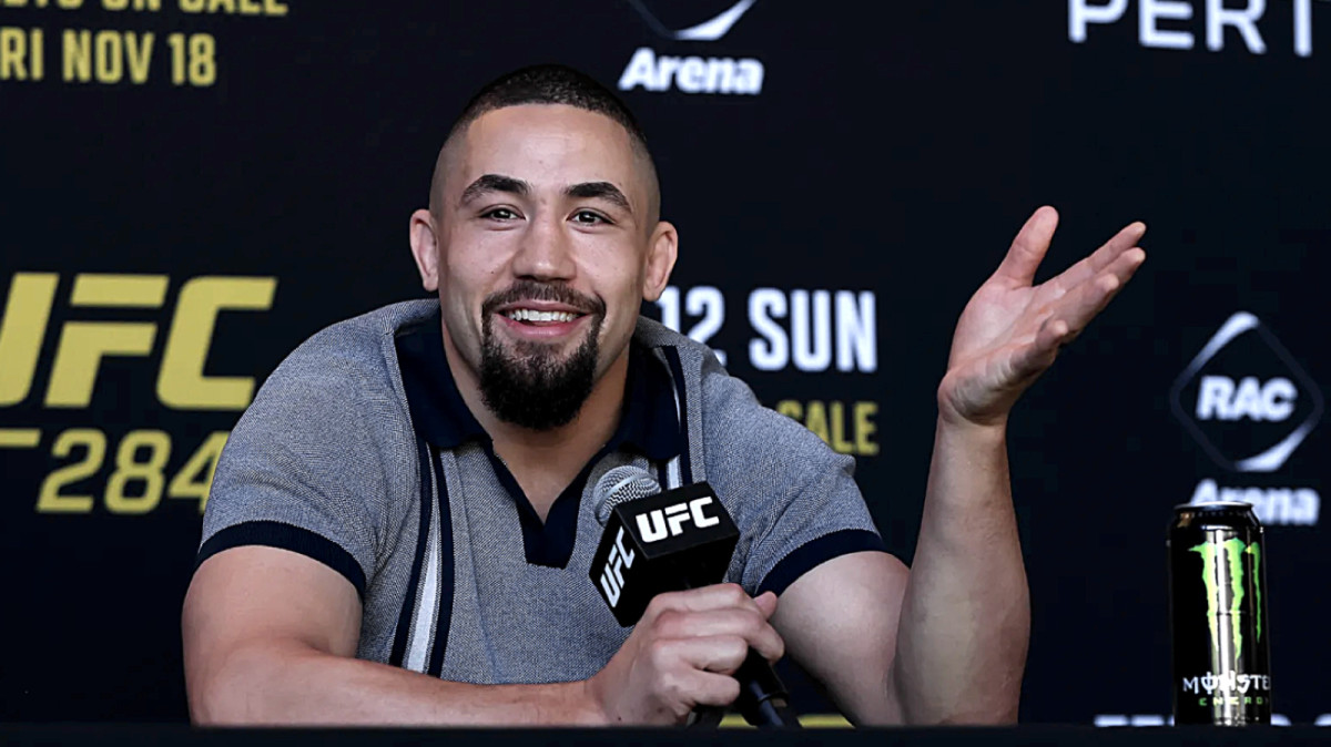 Robert Whittaker goes off about referee stand-ups in UFC 319 main event
