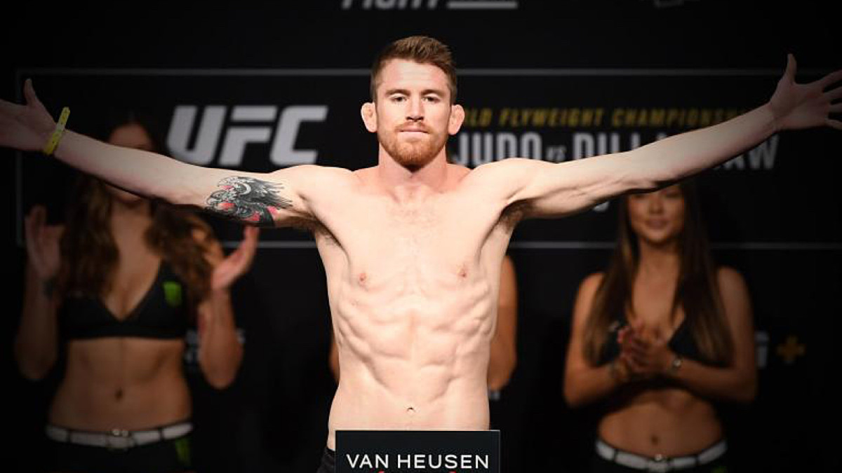Cory Sandhagen dominates Deiveson Figueiredo in UFC Des Moines main event