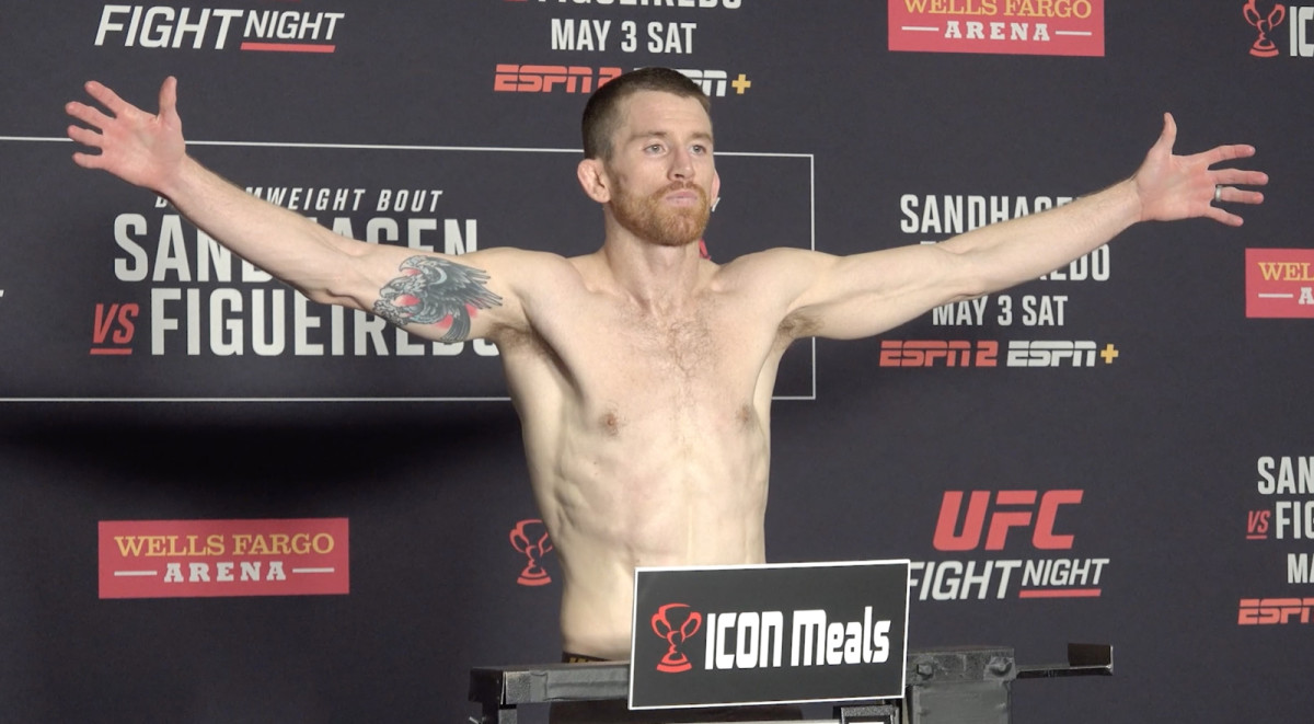 UFC Des Moines Weigh-in Results: All fighters on point