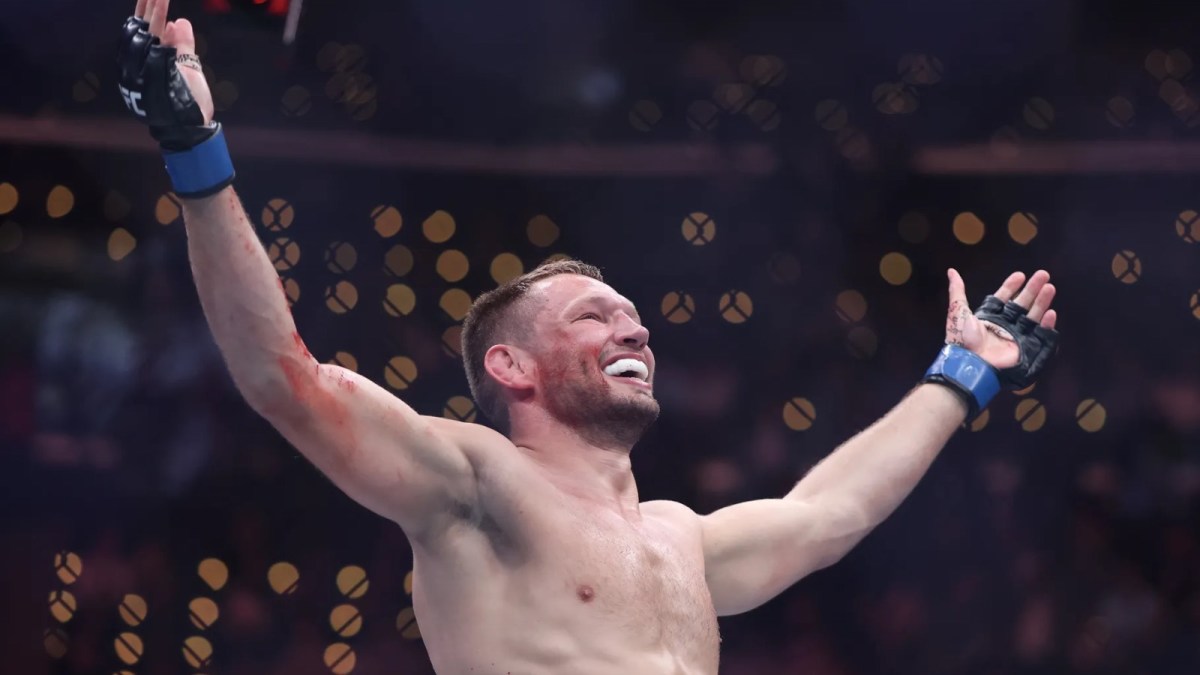 Reinier de Ridder squeezes out split decision over Robert Whittaker at UFC Abu Dhabi