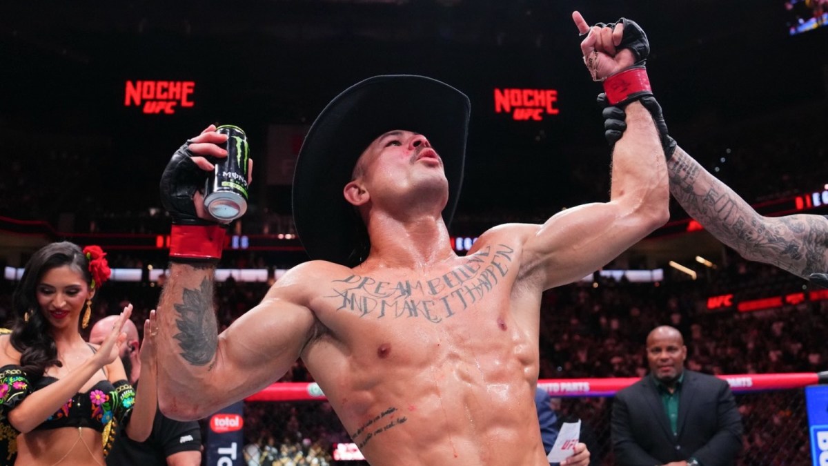 Diego Lopes stops Jean Silva in wild Noche UFC 3 main event