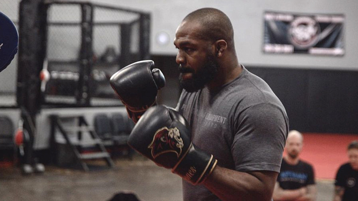 Jon Jones returns to the gym for first time since injury