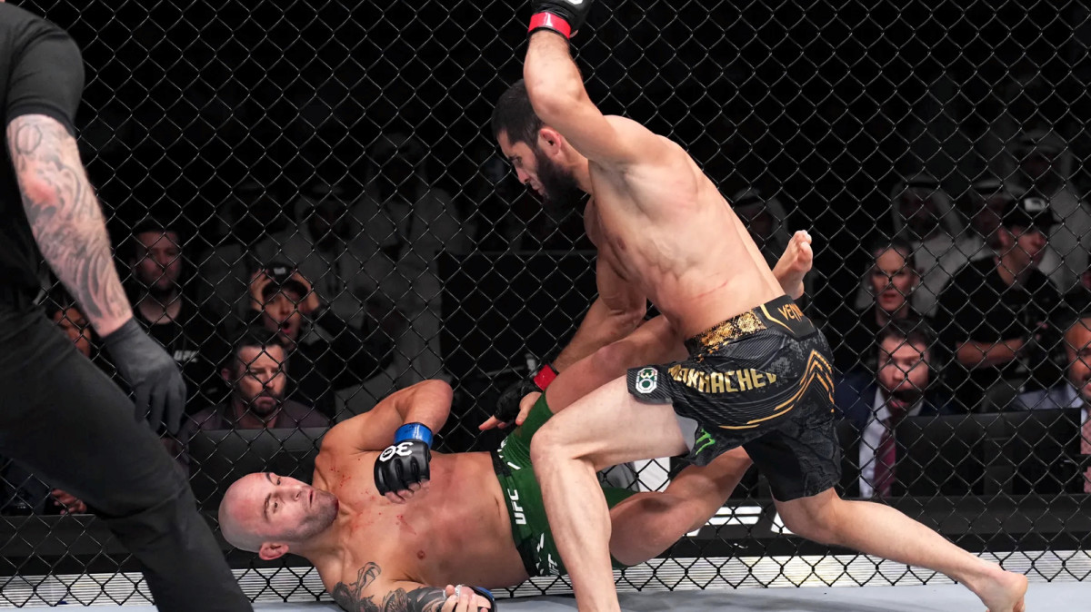 Watch Islam Makhachev make quick work of Alexander Volkanovski in rematch