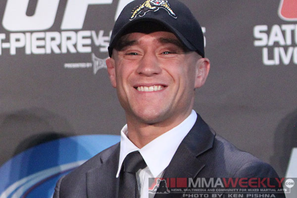 Mark Hominick vs. 'The Korean Zombie' Chan Sung Jung at UFC 140 in