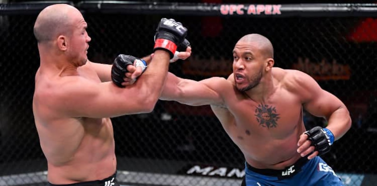 Ufc 256 watch cheap