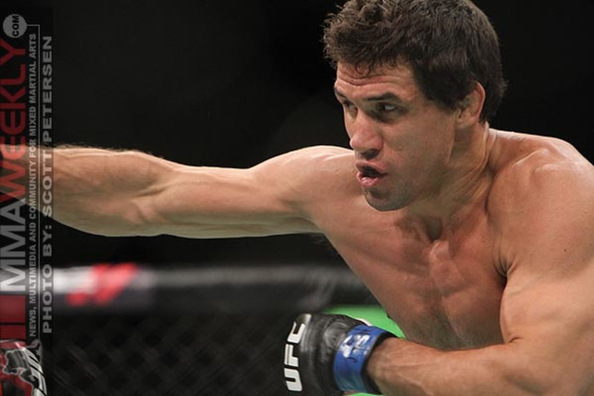 Aaron Simpson to Eric "Red" Schafer Back at UFC 136 MMAWeekly