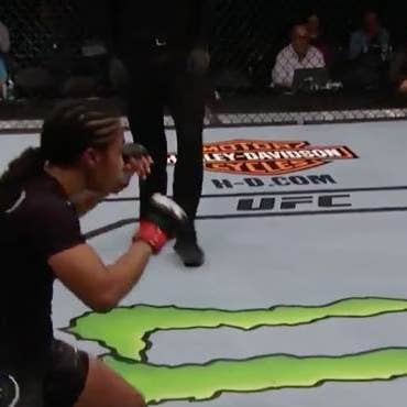 Weili Zhang Takes the Nod Over Danielle Taylor (UFC 227 Highlights