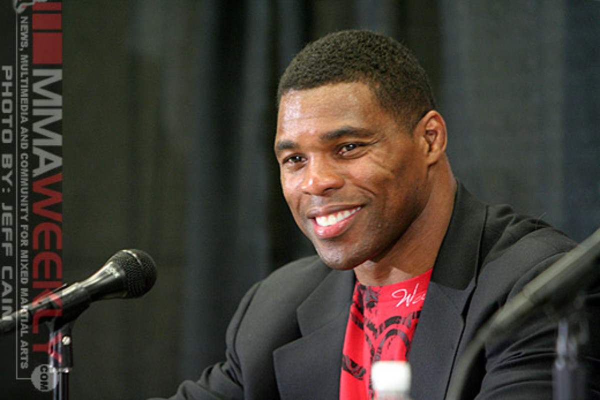 Herschel Walker Faces Scott Carson in MMA Return for Strikeforce