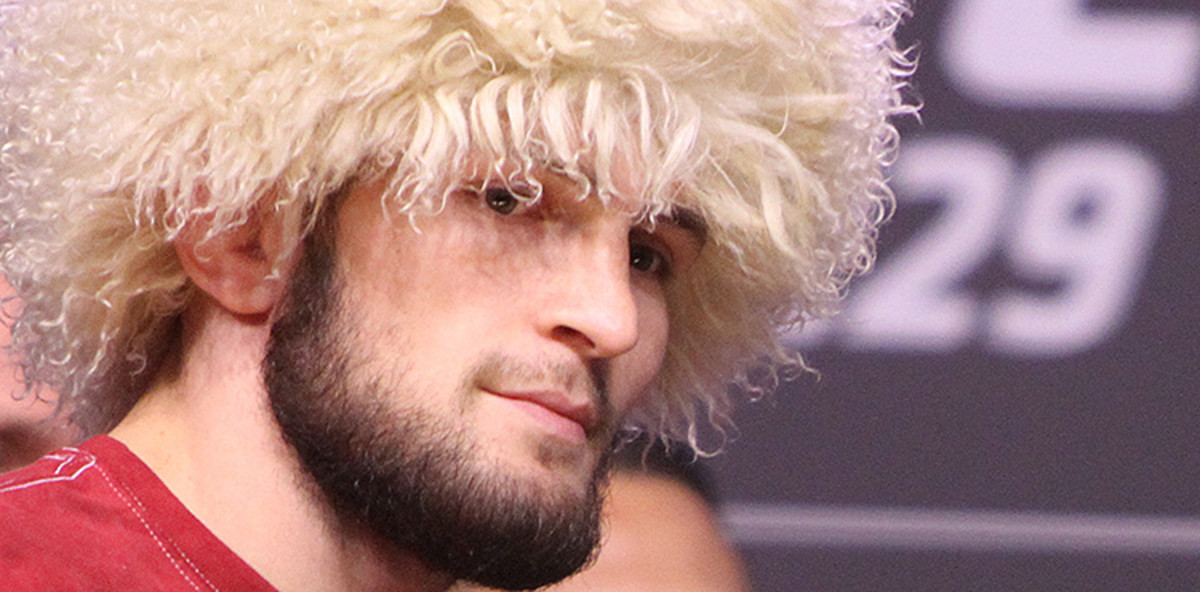 Blonde deals wig ufc