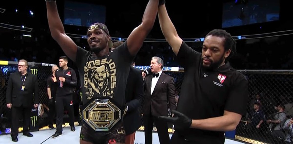 UFC 235 Jones vs. Smith slowmotion fight highlights