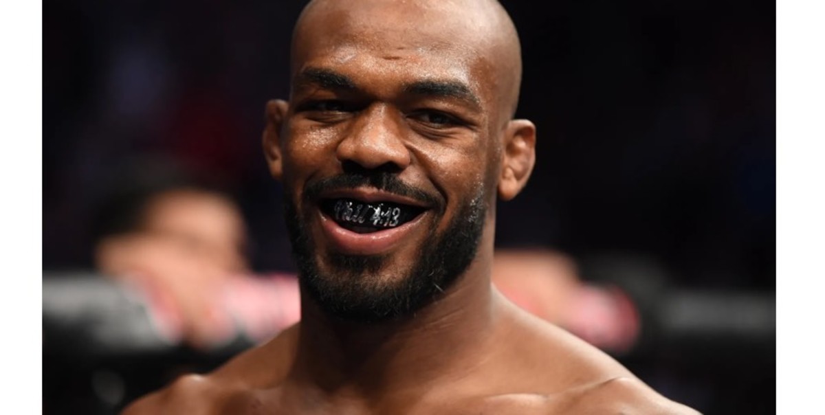 Jon Jones picks Alex Pereira to beat 'glossy fingernails' Israel