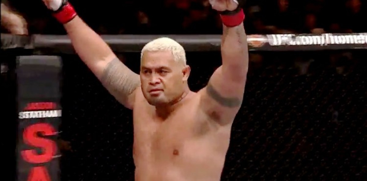 Mark Hunt's Blonde Hair: A Look Back at the UFC Legend's Iconic Hairstyle - wide 6