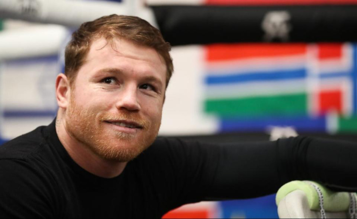 Canelo Alvarez calls Conor McGregor 'crazy,' waives off potential
